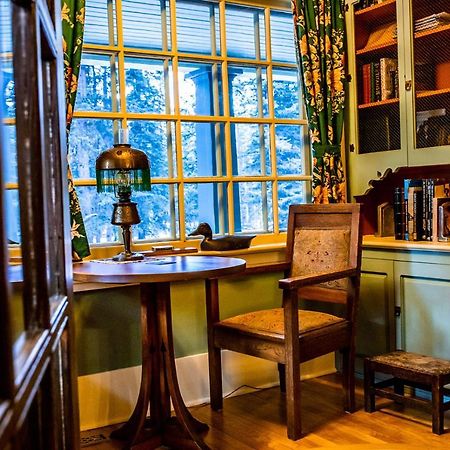 Bragg Creek The Craftsman House B&B 외부 사진