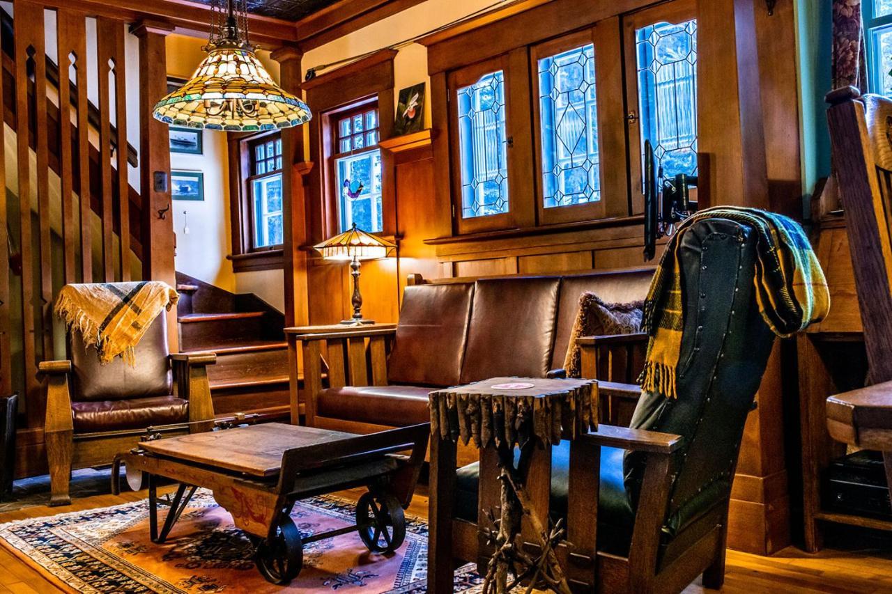 Bragg Creek The Craftsman House B&B 외부 사진