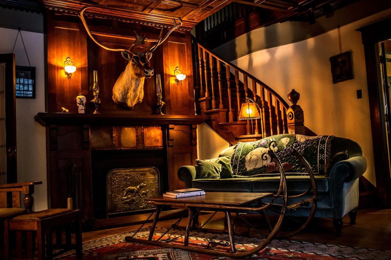 Bragg Creek The Craftsman House B&B 외부 사진