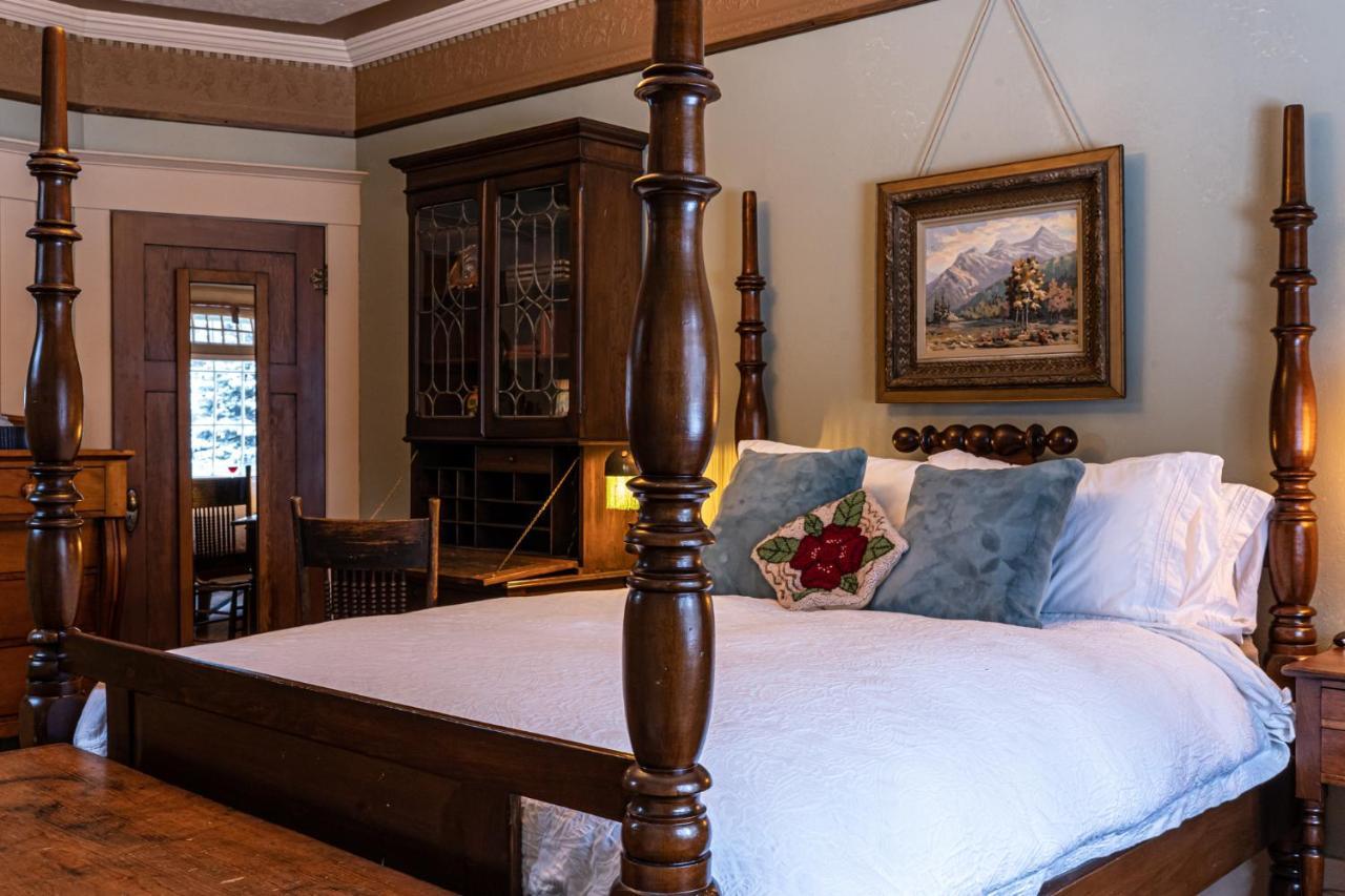 Bragg Creek The Craftsman House B&B 외부 사진
