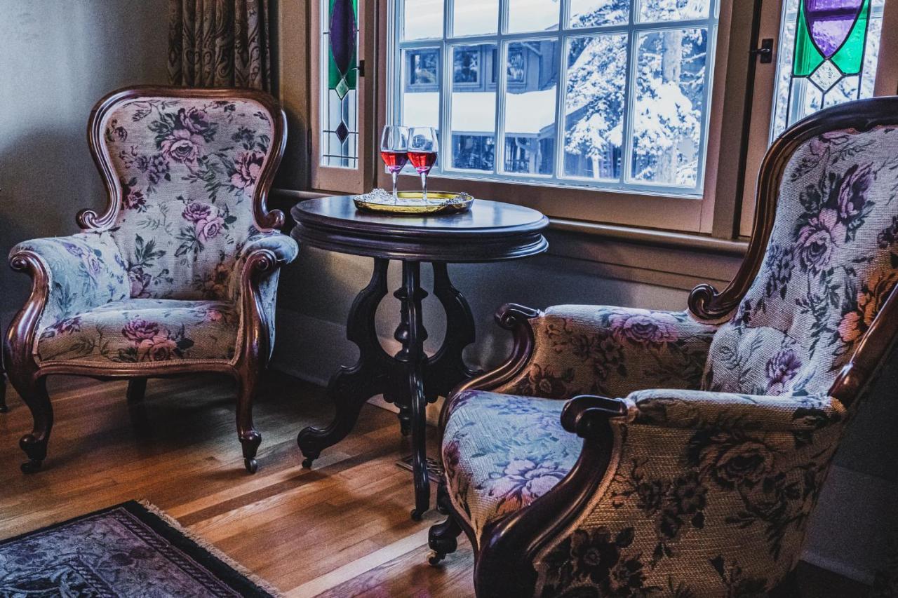 Bragg Creek The Craftsman House B&B 외부 사진
